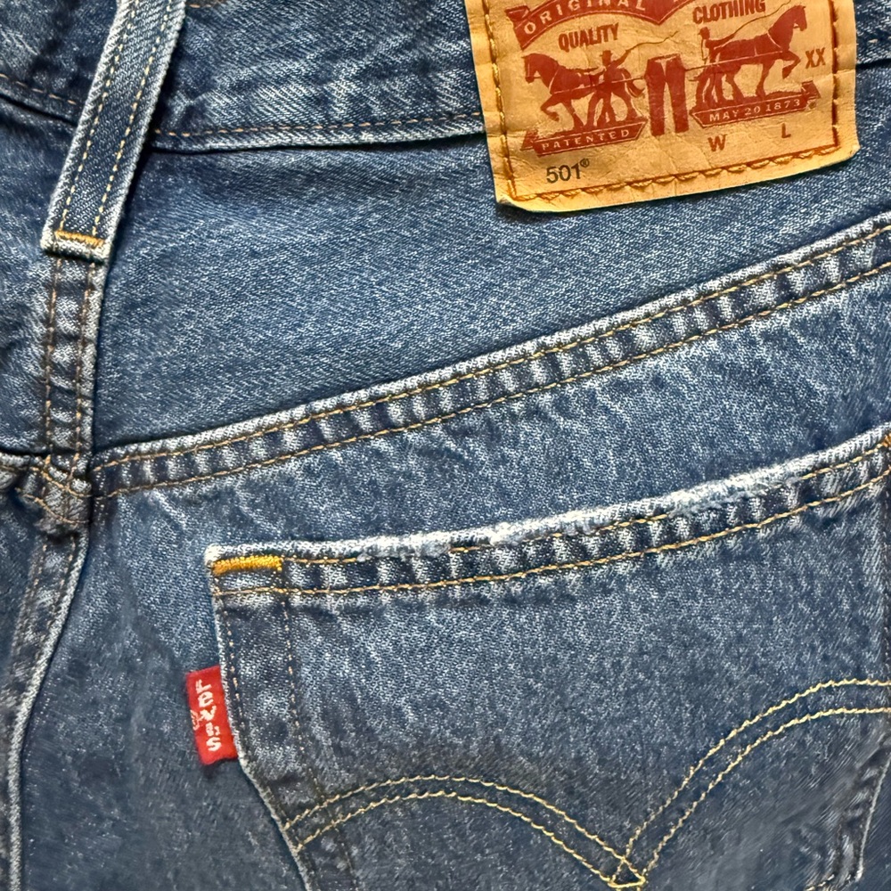 Levi 501 shorts - Picture 3 of 6